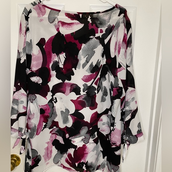 Avenue Floral Tunic Blouse, Size 18 - Picture 3 of 6